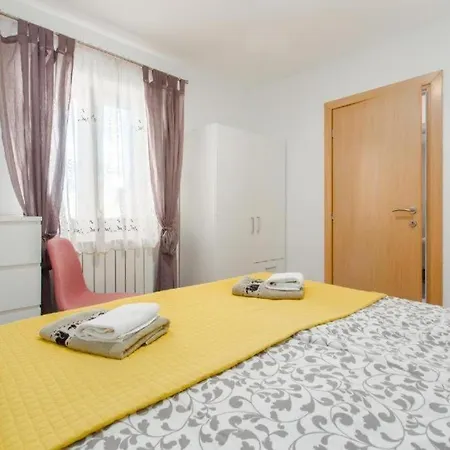 Apartment Alex - Best Location Porec Exterior photo