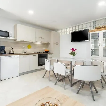 Apartment Alex - Best Location Porec Exterior photo