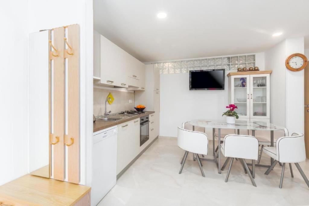Alex - Location Apartment *